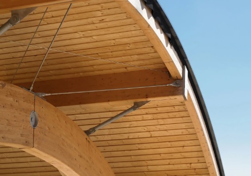 Drewno klejone w budowie centrów handlowych i wystawienniczych