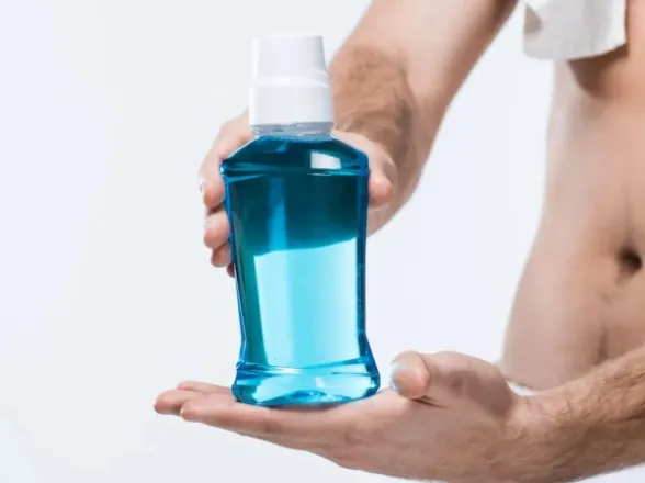 Jakie są przeciwwskazania do stosowania chlorheksydyny w jamie ustnej?